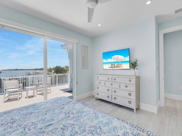 Luxury Marathon Florida Vacation Rental Waterfront Home with Deep-Water Dockage